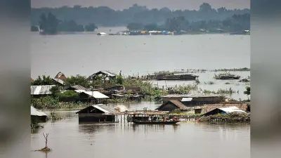 Heavy Rainfall in Assam: असम में बारिश ने मचाई तबाही, नदियां खतरे के निशान से ऊपर, 11 लाख लोग प्रभावित