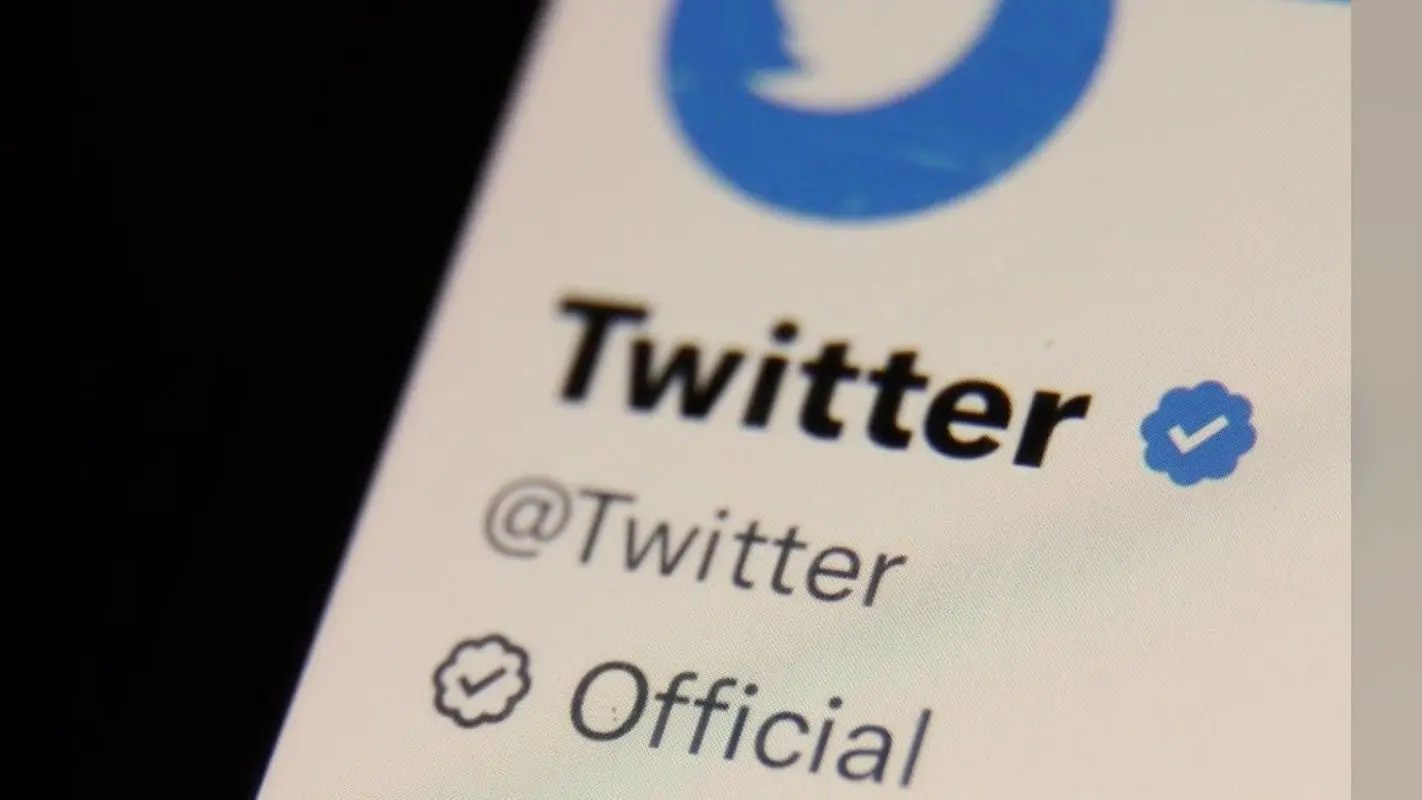 Twitter ने Blue Tick हटाना किया शुरू, शाहरुख-सलमान समेत कई प्रसिद्ध हस्तियों के अकाउंट से हटा ब्लू टिक