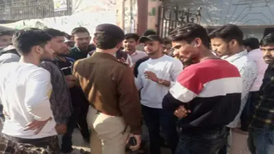 पटना: बीएन कॉलेज में मंत्री और कुलपति के सामनें छात्रों का हंगामा, मंच पर फेंकी कुर्सी, मूकदर्शक बनी रही पुलिस