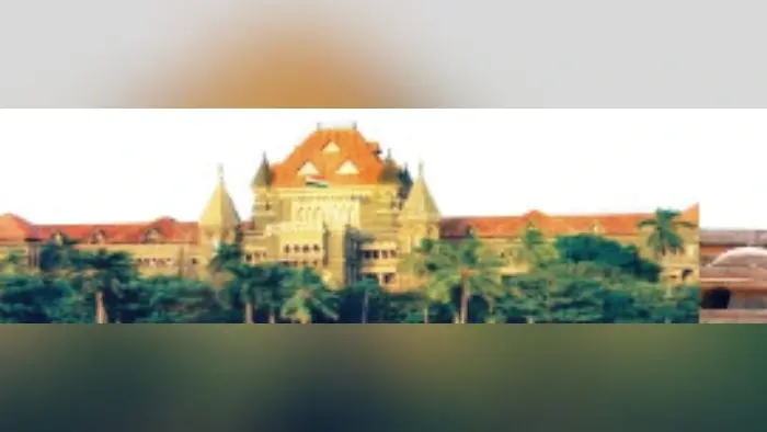 नाबालिग लड़की का हाथ पकड़ना और पैंट की जिप खोलना sexual assault नहीं : बंबई हाईकोर्ट