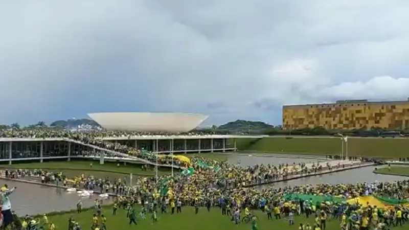 Brazil Protest: पूर्व राष्ट्रपति बोल्सोनारो के समर्थकों ने संसद भवन में मचाया उत्पात, PM मोदी ने जताई चिंता