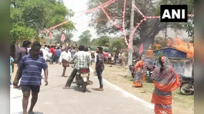 Telangana: बीआरएस की बैठक परिसर में लगी भीषण आग, 2 की मौत और 8 घायल
