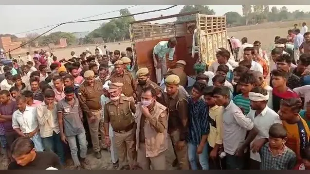 Budaun News: बदायूं में दिनदहाड़े पोस्टमैन की हत्या, पुलिस छावनी में तब्दील हुआ गांव