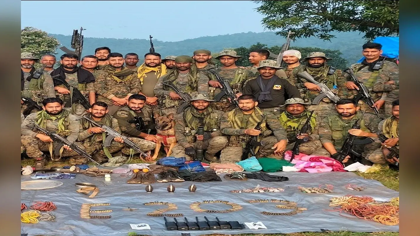 Jharkhand Naxal News: गढ़वा के बूढ़ा पहाड़ पर नक्सलियों के खिलाफ सर्च ऑपरेशन, IED बम व हैंड ग्रेनेड बरामद