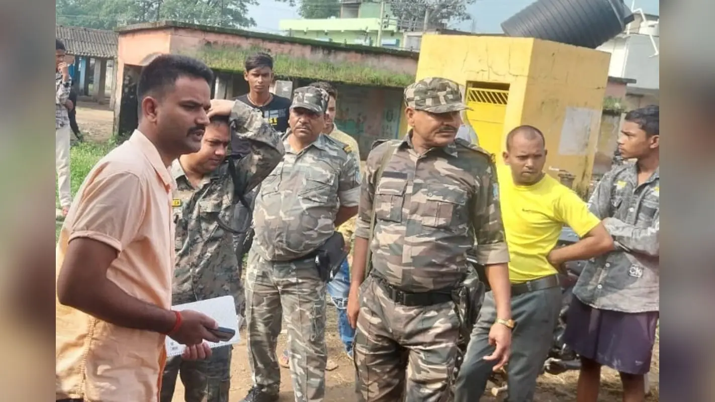 झारखंड: दुस्साहस! घर के बाहर अखबार पढ़ रहे झामुमो नेता फलिंद्र मुंडा को अपराधियों ने मारी गोली, बाल-बाल बचे