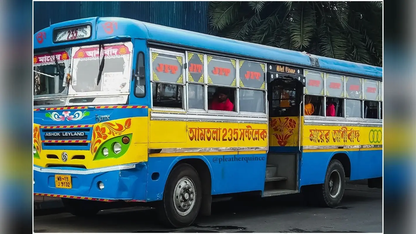 Kolkata Accident : ठाकुरपुकुर में बड़ा हादसा, बस और कार की टक्कर में 21 लोग घायल, कई की हालत गंभीर