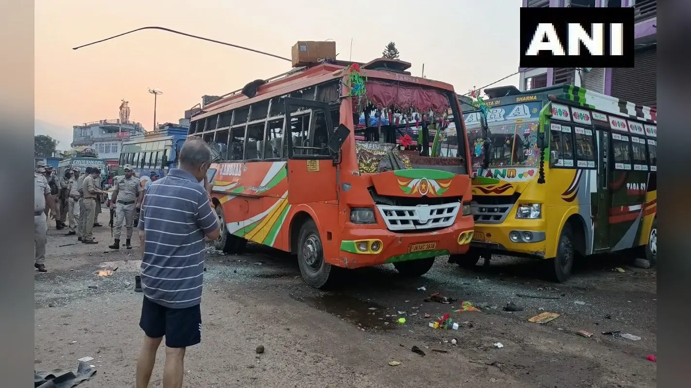 Udhampur: दो रहस्यमयी धमाकों से दहला उधमपुर, बीते आठ घंटे में दो बसों में विस्फोट, देखें वीडियो
