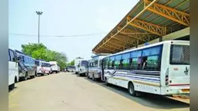 Bengal News: प्रदूषण जांच के लिए बस को रोकने पर पुलिसकर्मियों से ही उलझ पड़े यात्री