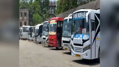 chhath puja 2020 : बिहार समेत अन्य जगहों पर जाने के लिए बस स्टैंड में उमड़ रही भीड़, सोशल डिस्टैंसिंग का पालन