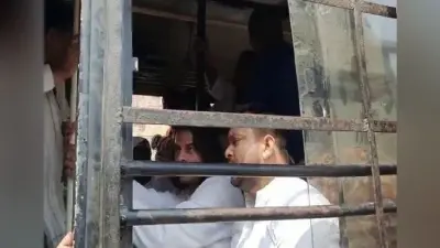 RJD Vidhansabha March: विधानसभा मार्च में बवाल के बाद तेजस्वी-तेजप्रताप हिरासत में, RJD कार्यकर्ताओं ने खूब चलाए ईंट-पत्थर