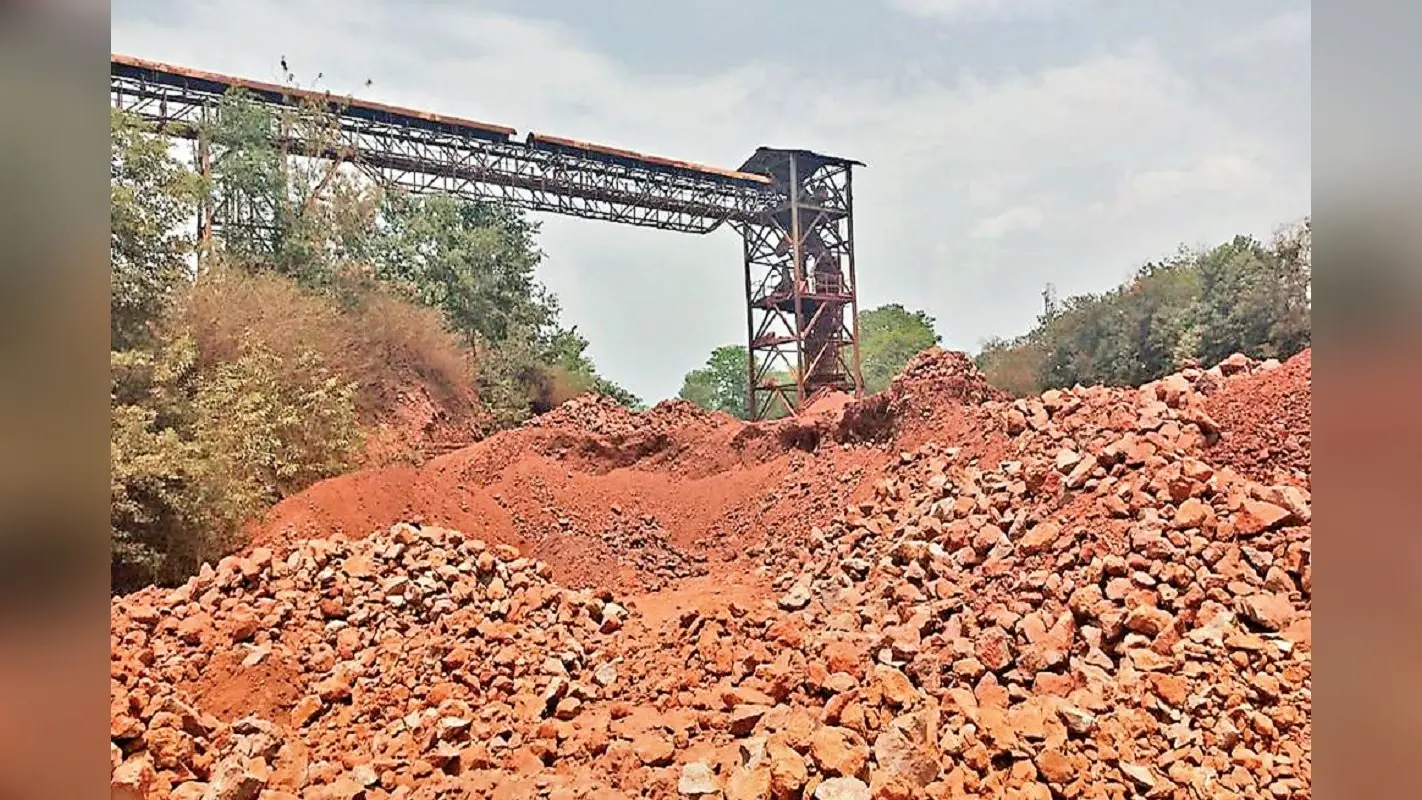 लोहरदगा में जोर-शोर से फल फूल रहा है बॉक्साइट का अवैध धंधा, वायु प्रदूषण का भी बन रहा बड़ा कारण