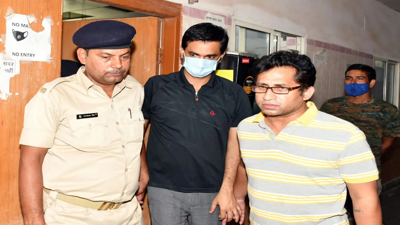 IAS Pooja Singhal Case Updates: माइनिंग अफसरों से बेहतर पोस्टिंग के लिए पैसे मांगता था CA सुमन कुमार
