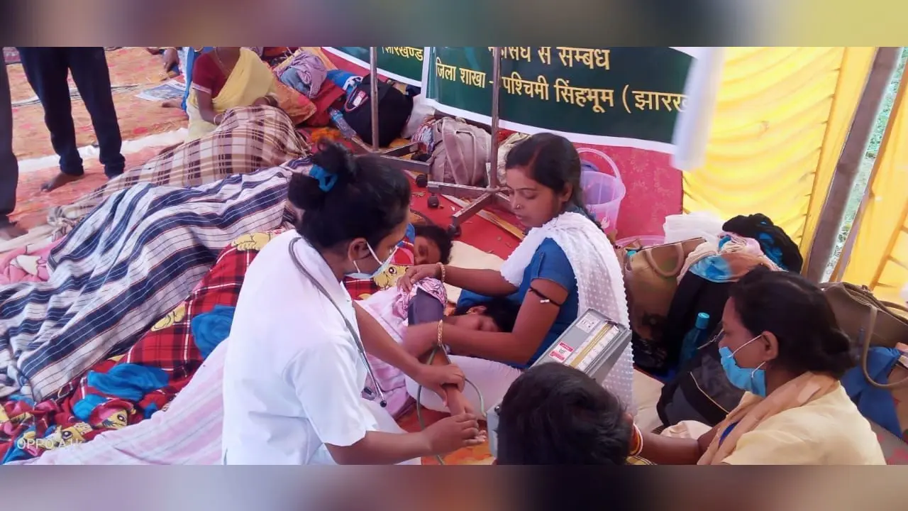 Jharkhand: चाईबासा कस्तूरबा विद्यालय मामले में एक्शन, वार्डन समेत टीचर्स का ट्रांसफर, नाइट गार्ड हुआ सेवामुक्त