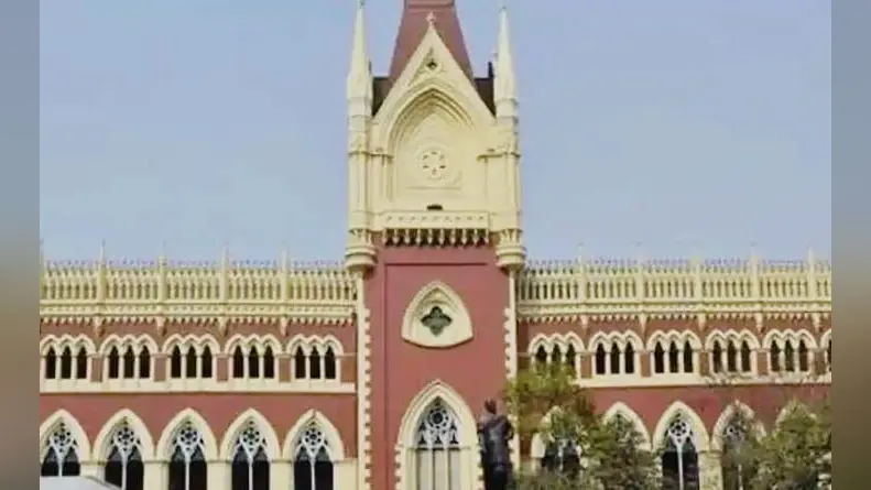 Bengal News : लाखों की धोखाधड़ी के मामले में गिरफ्तार युवती ने लगया पुलिस पर बदसलूकी का आरोप, हाईकोर्ट ने मांगी CCTV रिपोर्ट
