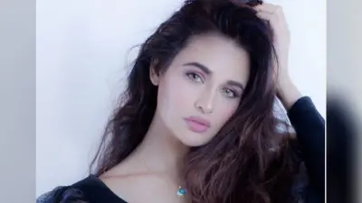 जातिगत टिप्पणी मामले में Yuvika Chaudhary जमानत पर हुई रिहा, जानें क्या है पूरा मामला