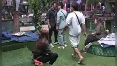 Bigg Boss 15 में टास्क के दौरान Jay Bhanushali ने फिर दी गाली, Prateek Sehajpal ने खुद को मारे थप्पड़