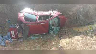 Jharkhand News: नये साल के पहले दिन लोहरदगा में सड़क हादसा, खाई में गिरी कार, तीन लोग घायल, रिम्स रेफर