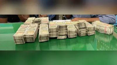 कोलकाता में बनियान वाले शख्स की करतूत देख पुलिस ने पीट लिया कपार, तलाशी में मिले लाखों रुपये