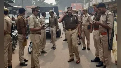 मस्जिद में जुटे थे दो दर्जन लोग, पुलिस ने खदेड़ा