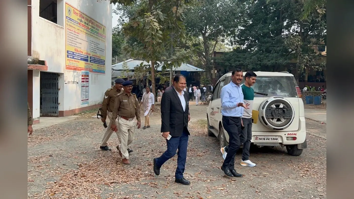 झारखंड: अवैध खनन मामले में CBI की टीम 92 दिनों के बाद पहुंची साहिबगंज, विजय हांसदा के केस को लेकर पहुंची अदालत