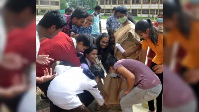 CBSE दसवीं की परीक्षा में बेटियों का जलवा, 91.88 प्रतिशत छात्राएं और 89.88 फीसदी छात्र हुए पास, पहली बार आदिवासी लड़की बनी टॉपर