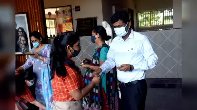 UP Board Exam: यूपी बोर्ड परीक्षा को लेकर अलर्ट मोड पर प्रशासन, हर दिन बोर्ड को भेजनी होगी केंद्रों की रिपोर्ट
