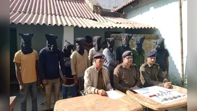 देवघर के मोहनपुर से 9 साइबर अपराधी गिरफ्तार, कस्टमर केयर हेल्पलाइन सर्विस के नाम पर करता था ठगी