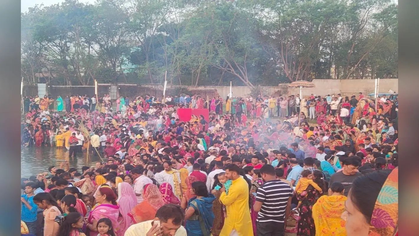 Chaiti Chhath Puja 2023: उदीयमान सूर्य को अर्घ्य के साथ लोक आस्था का महापर्व चैती छठ संपन्न, ऐसी थी छठ की छटा