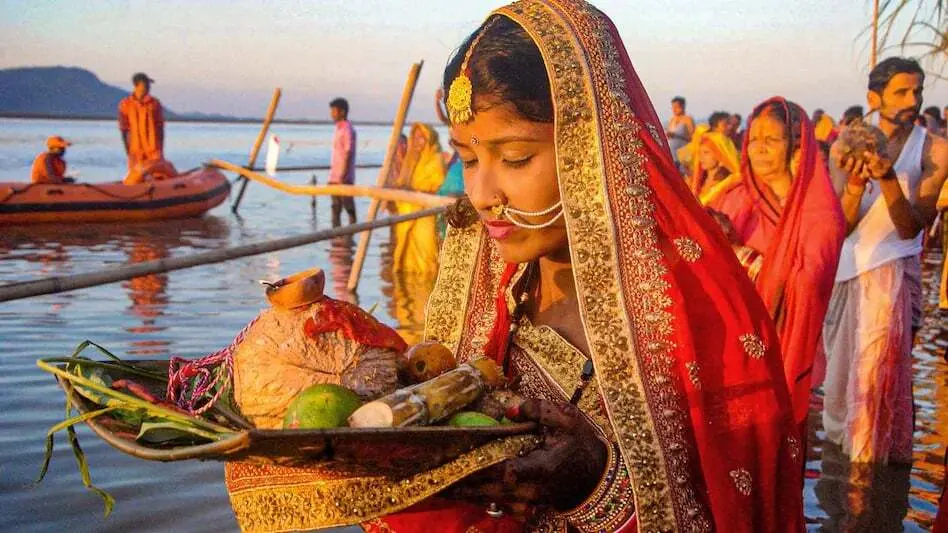 Chaiti Chhath 2024 Arghya Time: छठ व्रती देंगे अस्ताचलगामी सूर्य को अर्घ्य, जानें शुभ मुहूर्त पूजा विधि और छठी मइया की आरती