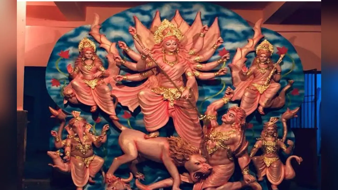 Durga Puja 2022: 1857 से हो रही है चक्रधरपुर के पोड़ाहाट में दुर्गा पूजा, तस्वीरों में देखें भव्यता