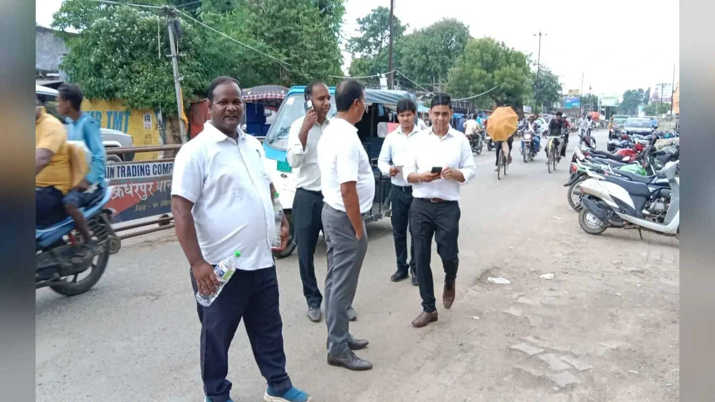 Jharkhand: चक्रधरपुर में 10.8 लाख रुपये खर्च कर 48 जगहों पर लगा स्टील डस्टबिन हुआ गायब