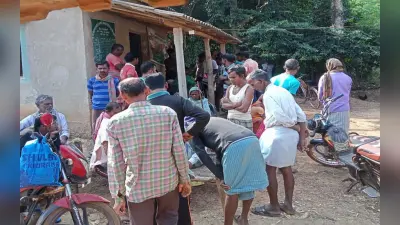 पूर्वी सिंहभूम के ग्रामीण क्षेत्र में नेटवर्क की मारामारी,राशन के लिए घंटों इंतजार में खड़े हैं कार्डधारी