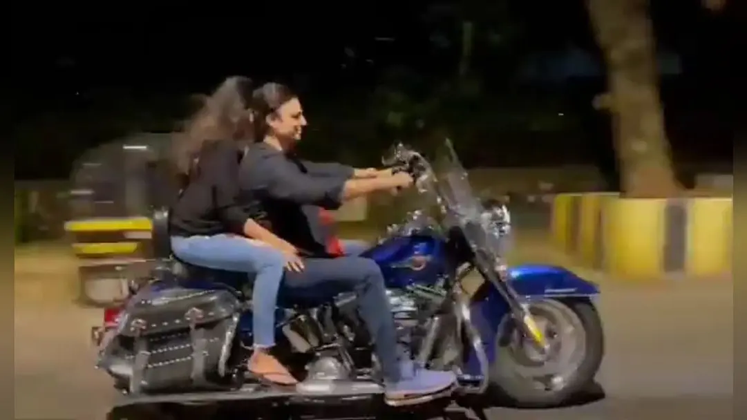 VIDEO : बिना हेलमेट के विवेक ओबराय को पत्नी संग घूमना पड़ा महंगा, देना पड़ा जुर्माना