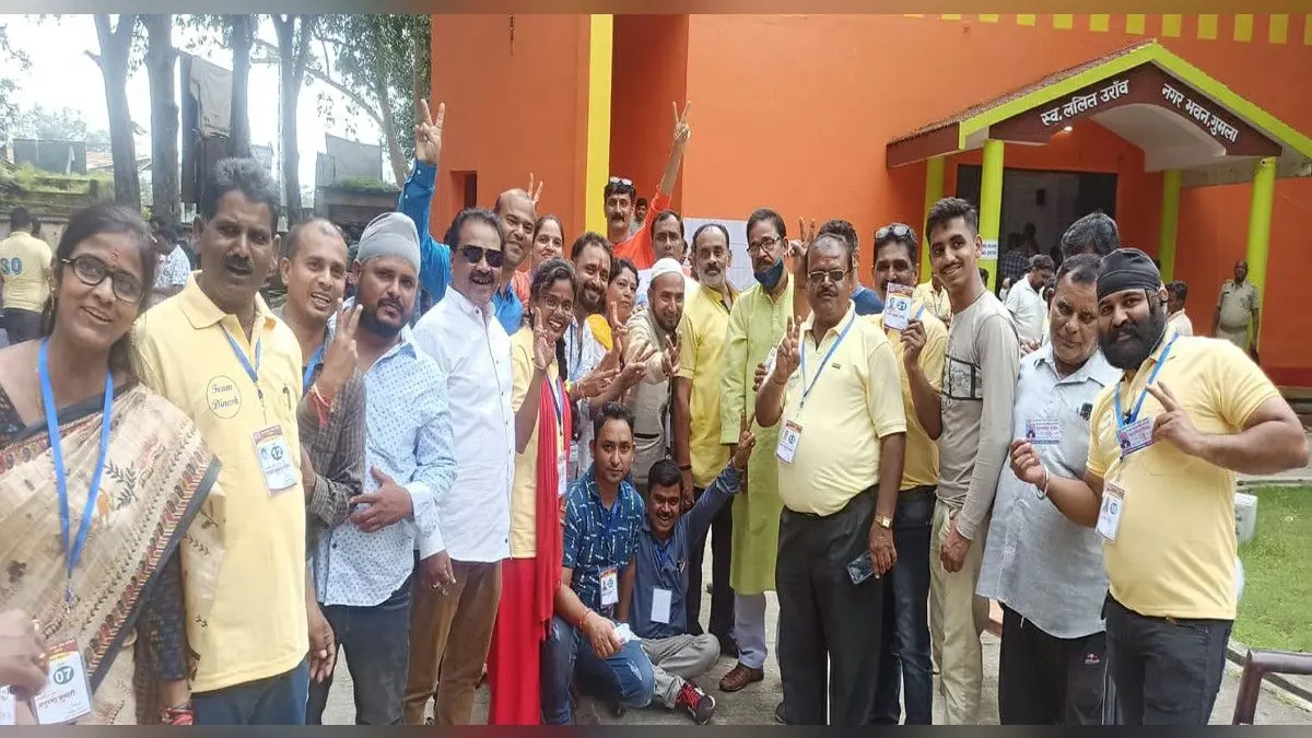 चेंबर ऑफ कॉमर्स गुमला के चुनाव में दिनेश अग्रवाल गुट की बड़ी जीत, 21 में 19 उम्मीदवार जीते