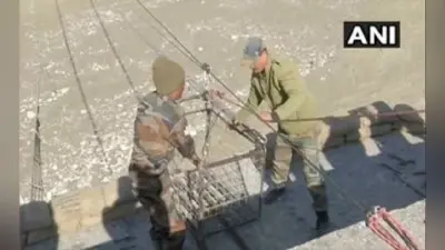 Rescue Operation In Chamoli : भारतीय सेना ने तैयार किया ट्राली पुल, गांव में फंसे लोगों की शुरू हुई आवाजाही