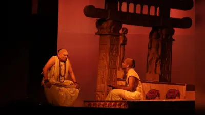 दिल्ली विश्वविद्यालय में ऐतिहासिक नाटक ‘चाणक्य’ का हुआ भव्य मंचन, एक्टर मनोज जोशी नजर आए इस भूमिका में