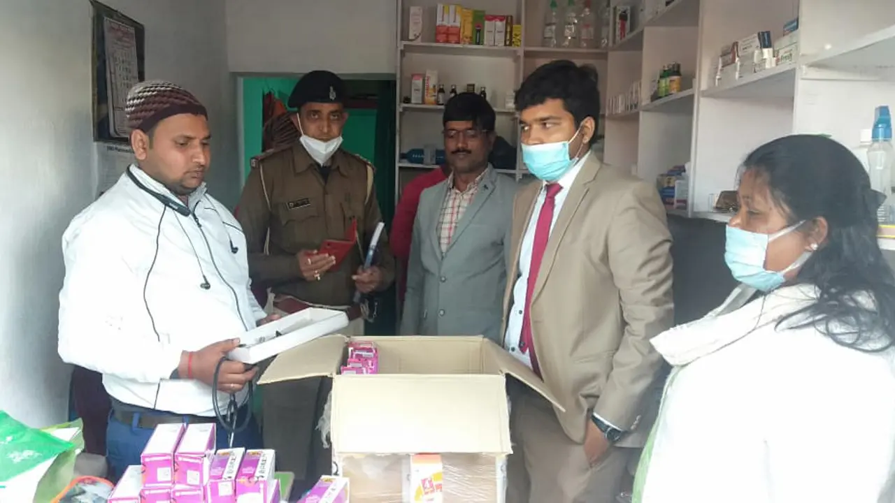 दवा के अवैध कारोबार पर कोडरमा प्रशासन की सख्ती, चंदवारा में मेडिकल दुकान और क्लीनिक को किया सील