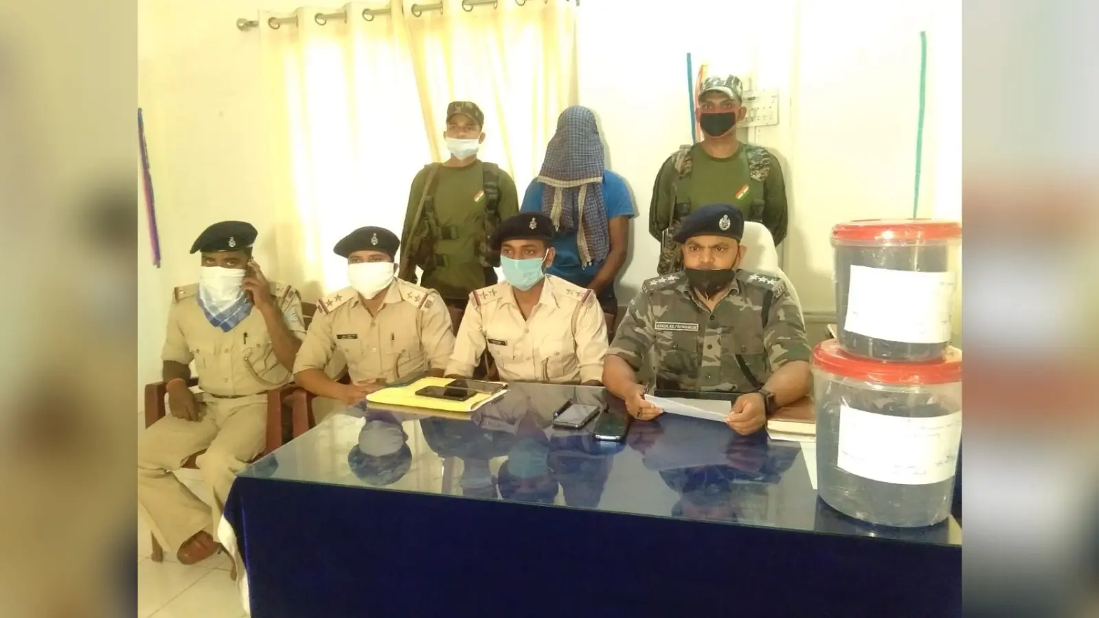 नशे के सौदागरों के खिलाफ चतरा पुलिस को मिली बड़ी सफलता, अफीम के साथ चार तस्कर गिरफ्तार