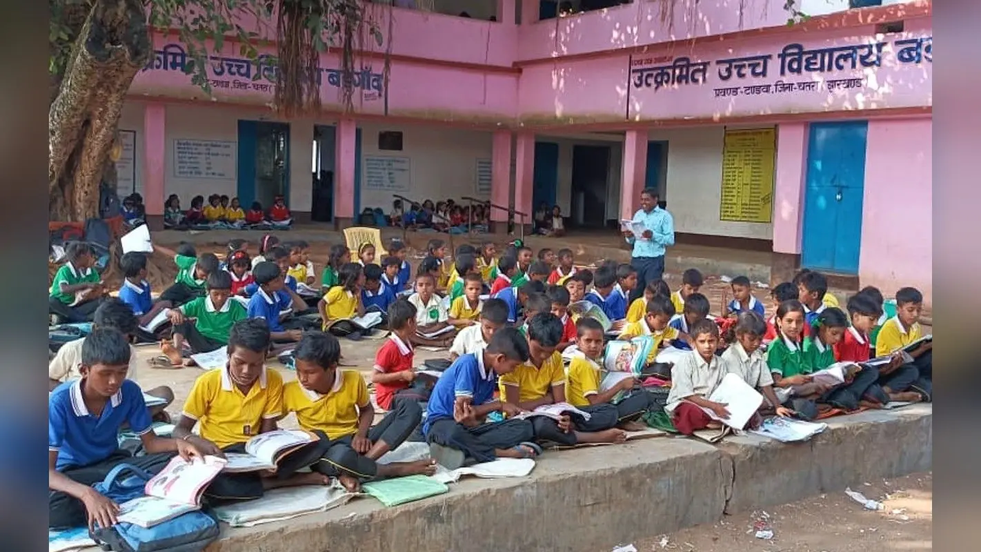 झारखंड के 12 जिलों में हाईस्कूल में 10% बच्चे छोड़ देते हैं स्कूल, जानें कारण