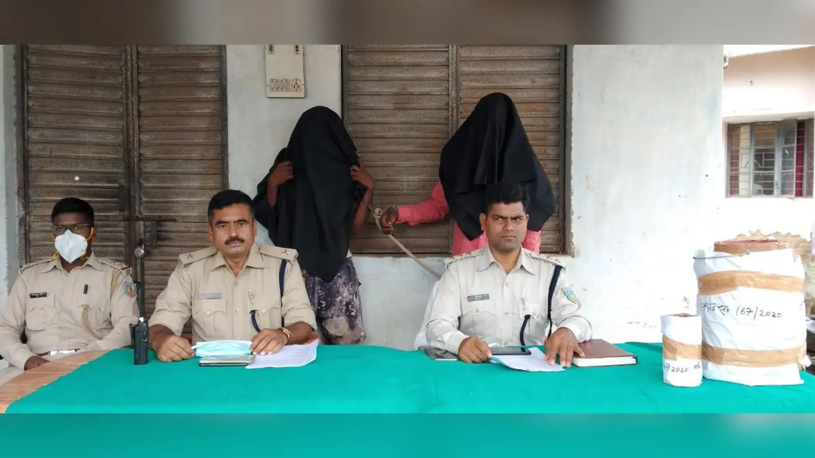 अफीम के अवैध कारोबार के खिलाफ चतरा में सघन अभियान, भारी मात्रा में गीली अफीम के साथ 2 गिरफ्तार