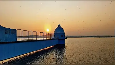 Ranchi Chhath: दर्जन से ज्यादा छठ घाट 5 से 6 फीट गहरे, अर्घ के दौरान रहना होगा सावधान, ये है प्रशासन की तैयारी