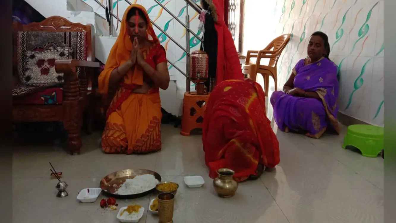 Chhath Puja 2020 : गुमला में नहाय खाय के साथ शुरू हुआ 4 दिवसीय महापर्व छठ, घाटाें की हो रही साफ-सफाई