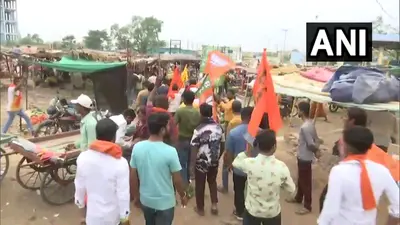 Chhattisgarh Bandh: छत्तीसगढ़ बंद असरदार, सड़क पर उतरे हिंदू संगठन के लोग, बस में तोड़फोड़