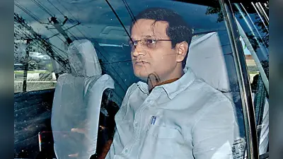 कैसे शुरू हुई थी जमीन घोटाले की जांच, विष्णु अग्रवाल के ठिकाने से शुरू हुई छापेमारी ऐसे पहुंची IAS छवि रंजन तक