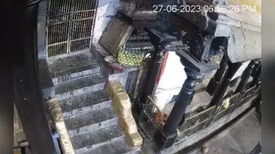 तमिलनाडु: चिदंबरम नटराज मंदिर के पुजारियों ने कनागासाबाई पर भक्तों को चढ़ने से रोका, बवाल
