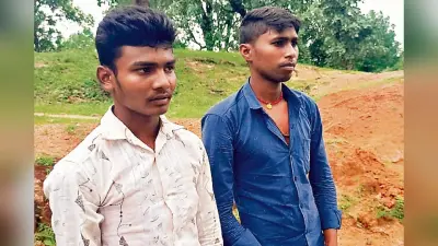 Garhwa: ग्रामीण इलाके में इन दिनों फैलाया जा रहा अफवाह, बच्चा चोर समझ दो युवकों को रातभर बंधक बनाकर रखा