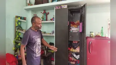 चक्रधरपुर में चोरों का आतंक, एक ही रात में दो घरों को बनाया निशाना, लाखों की चारी कर फरार
