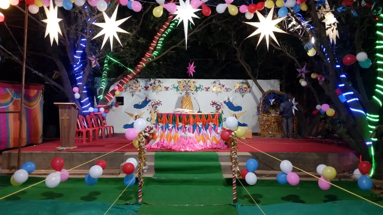 Christmas 2021:मसीही विश्वासियों में क्रिसमस की धूम, प्रभु यीशु के बाल रूप का ईसाई धर्मावलंबियों ने किया दर्शन
