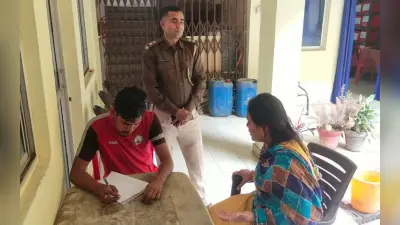 Jharkhand Crime News: चक्रधरपुर में RPF जवान बनकर गुड्स गार्ड की पत्नी से लाखों की ठगी, जांच में जुटी पुलिस