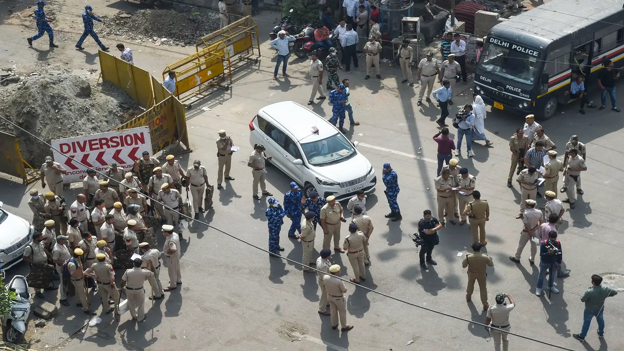 Jahangirpuri Violence: जहांगीरपुरी दंगे मामले में 21 गिरफ्तार, 2 नाबालिग भी शामिल, ड्रोन से निगरानी